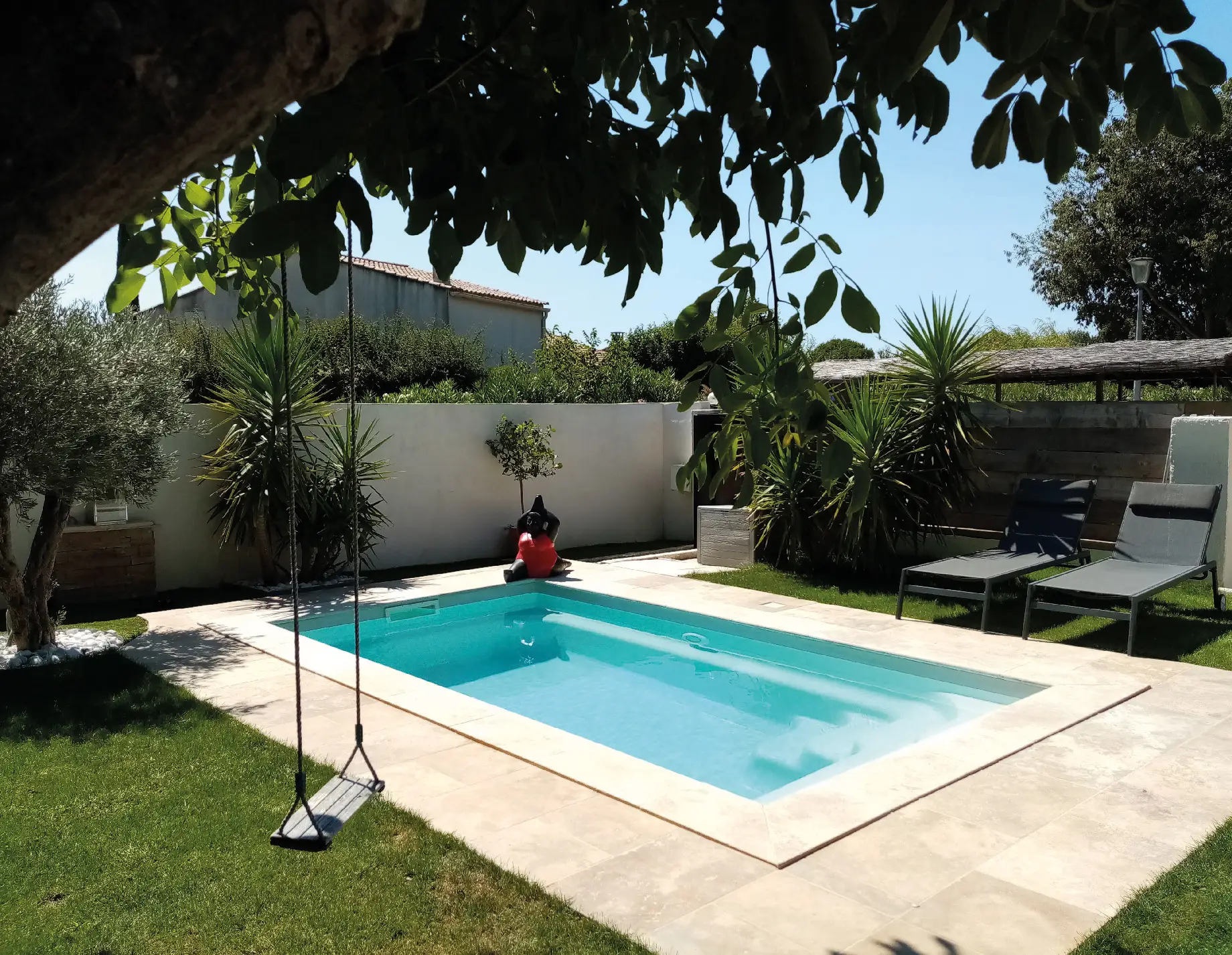 Quel budget prévoir pour une petite piscine, sans déclaration de travaux à la mairie ?