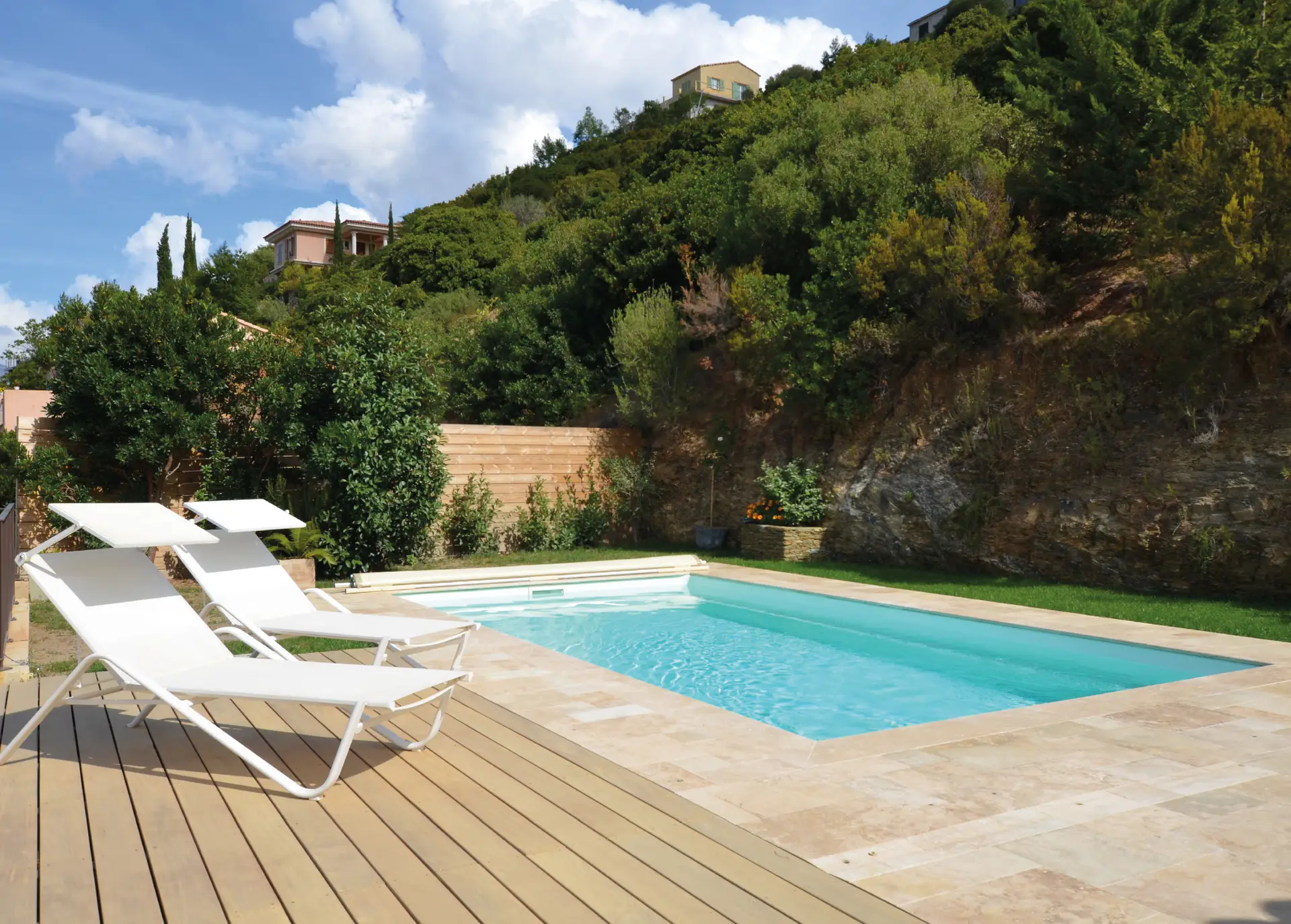Les différentes étapes de pose d'une piscine coque