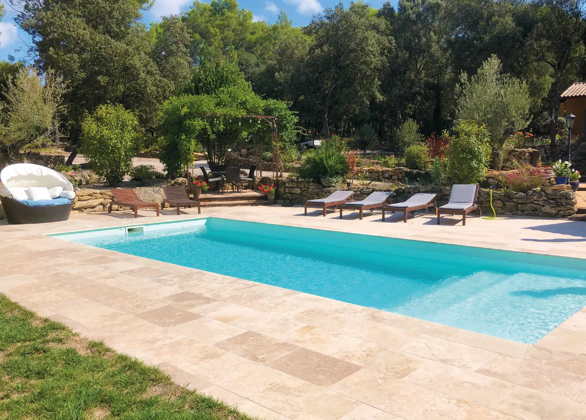 prix piscine coque 8x4